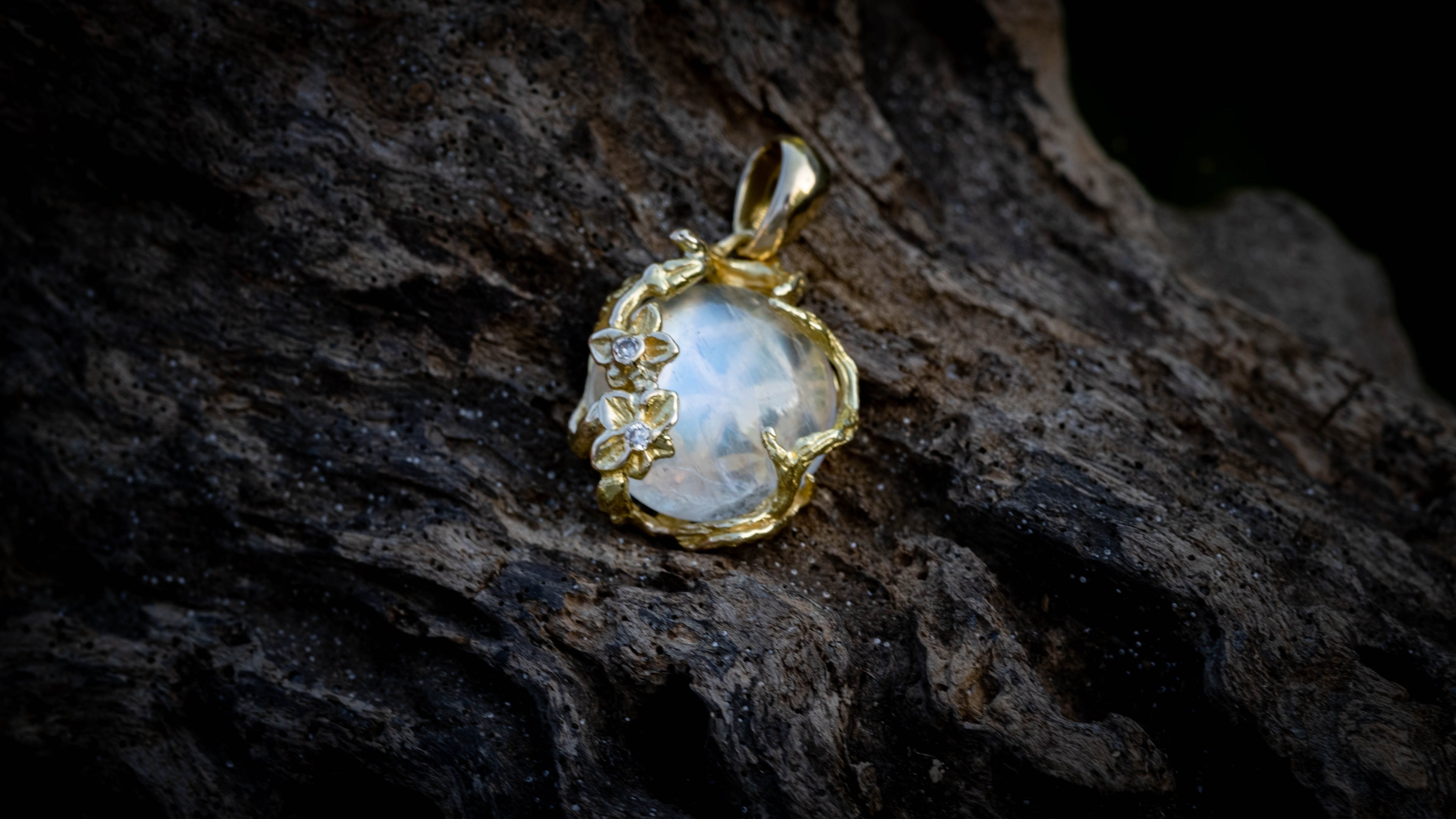 Rainbow Moonstone Gold Flower Necklace with Gemstone