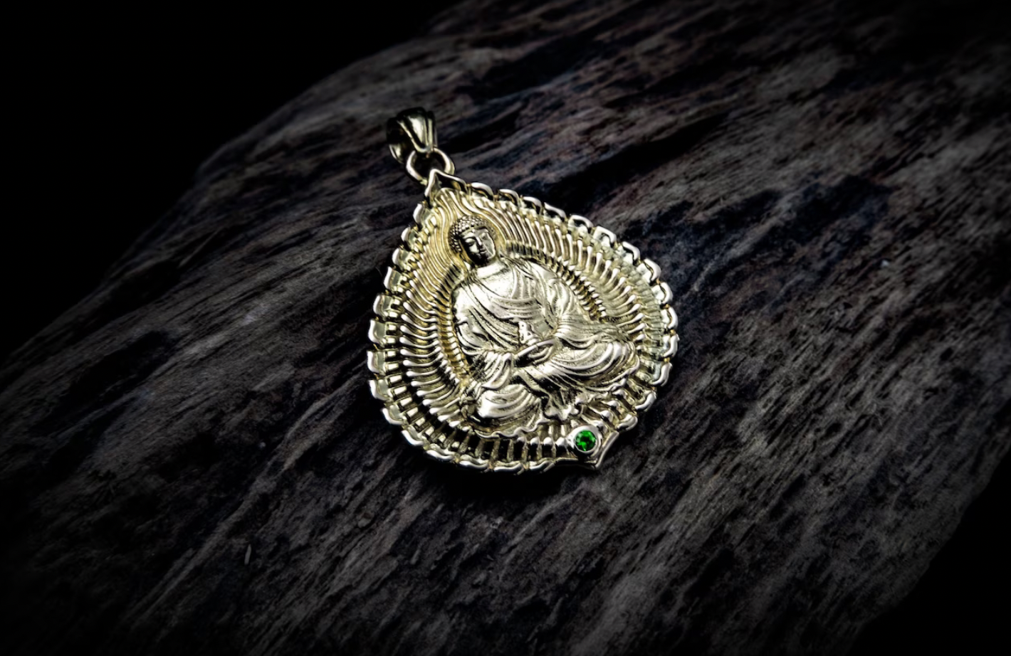 Gold 'Lotus Buddha' Pendant