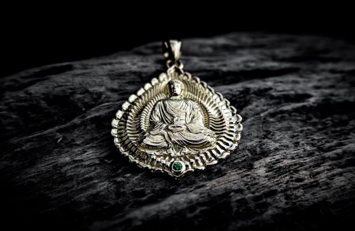 Gold 'Lotus Buddha' Pendant
