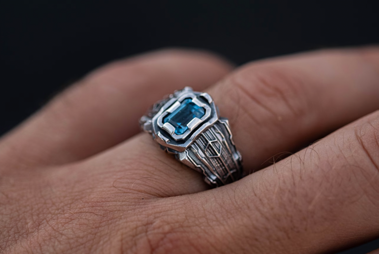 Futuristic silver ring 'Collider'