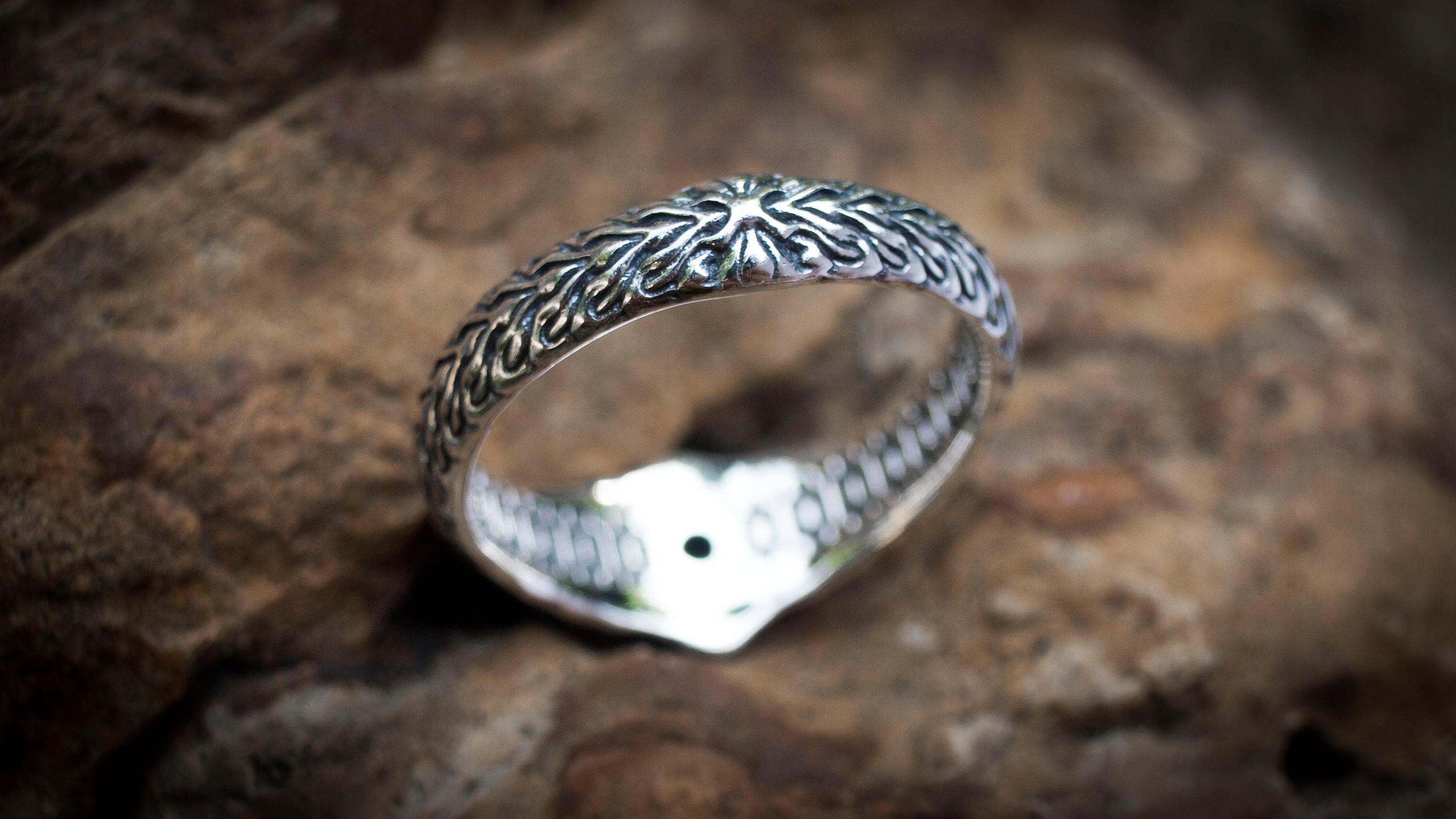 Handmade silver Vertebrae ring with fantasy-inspired structure