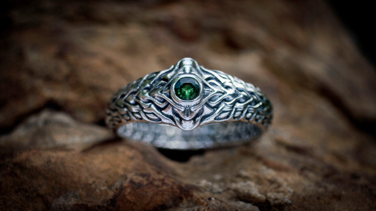 Silver Vertebrae ring with sculptural patterned band