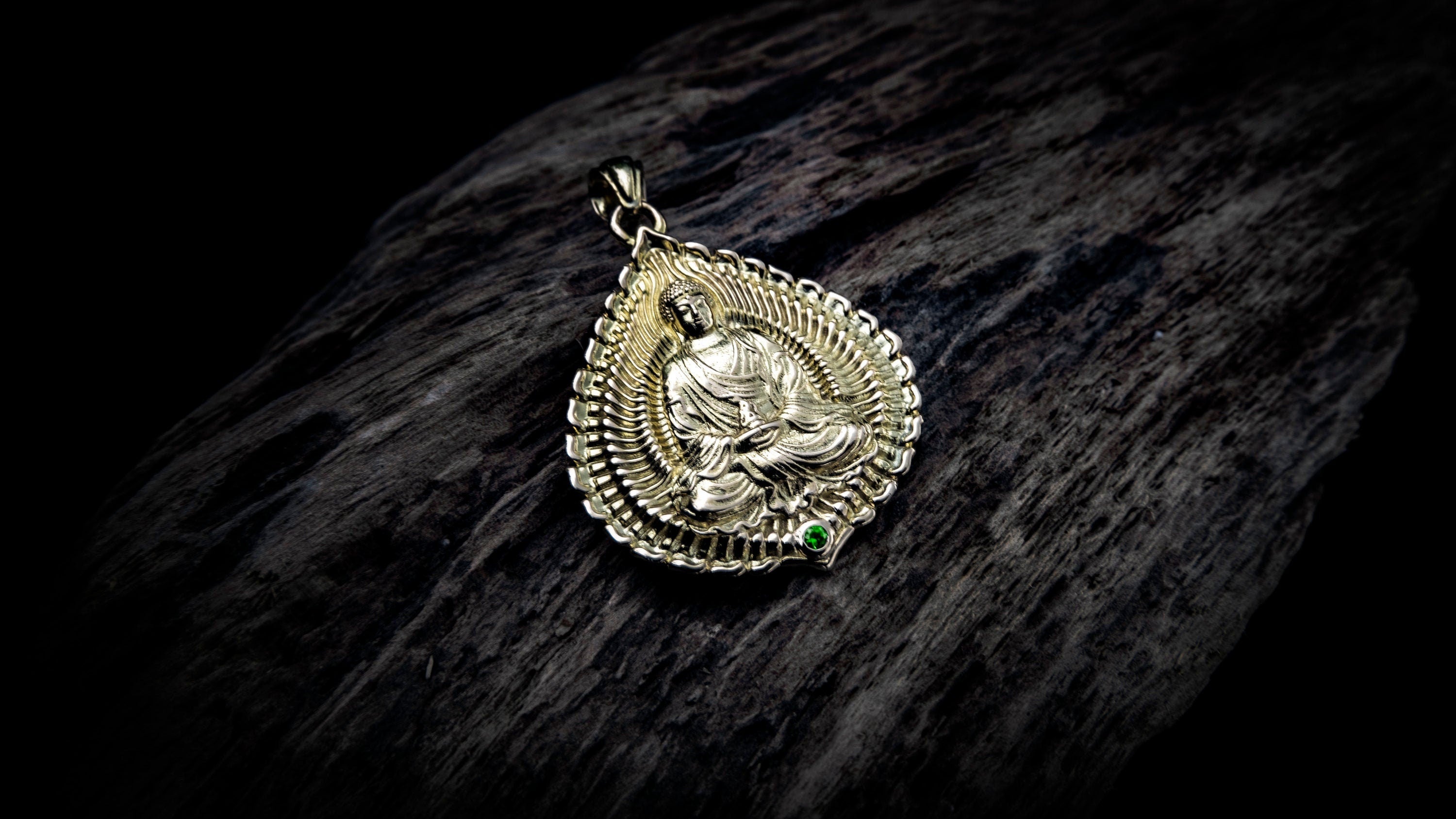 Gold 'Lotus Buddha' Pendant