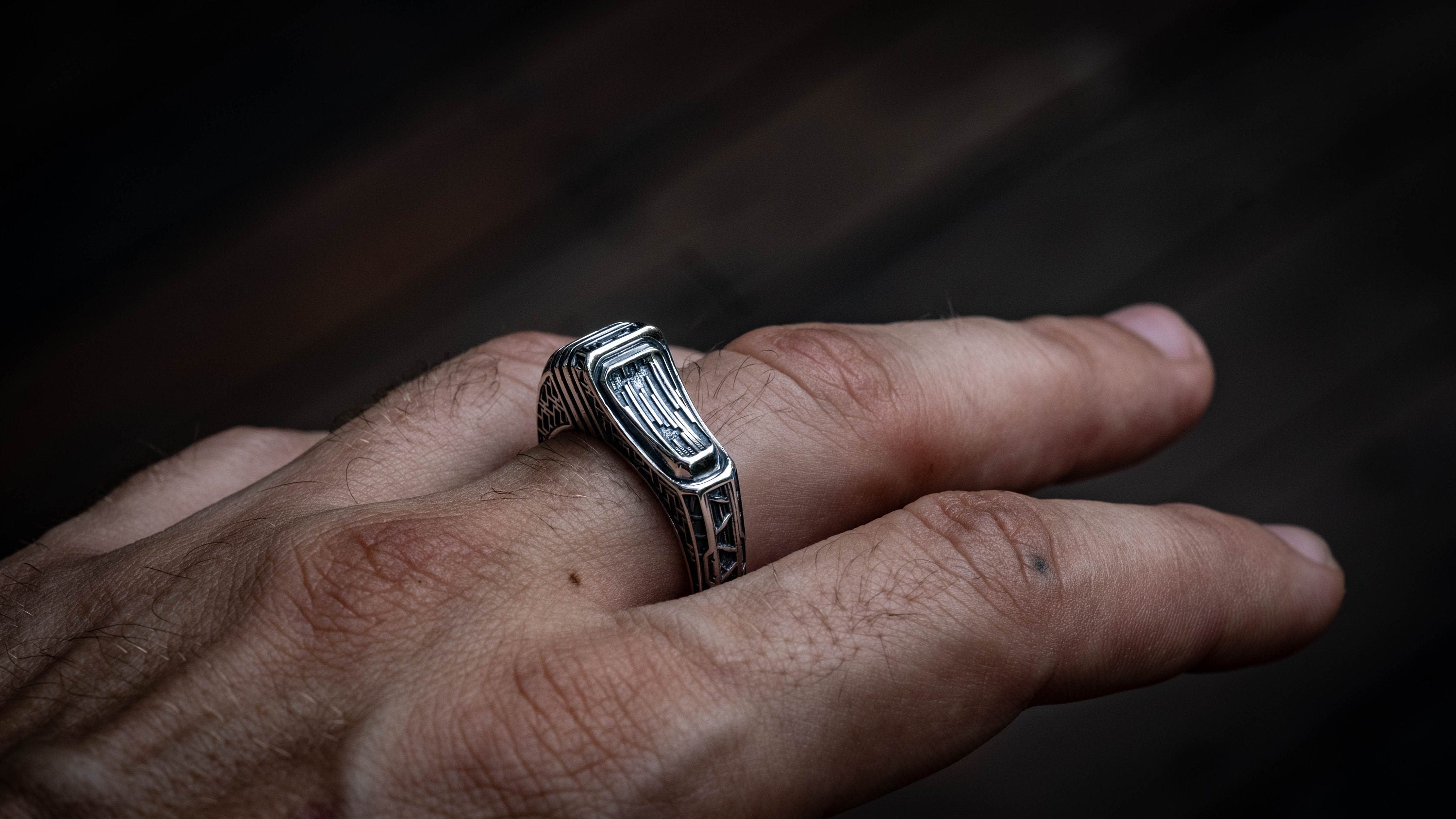 Geometric silver ring 'Titan'