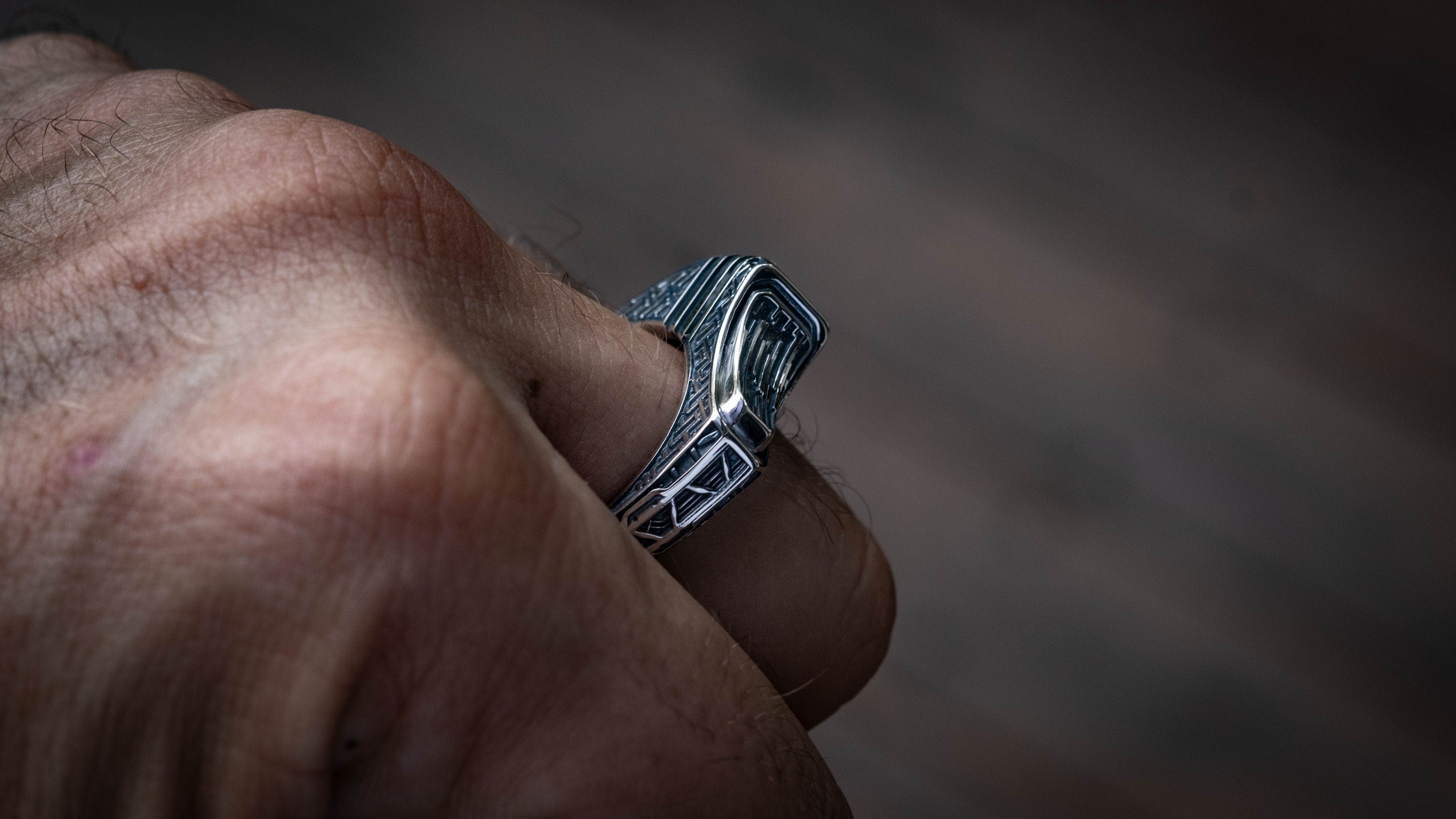 Geometric silver ring 'Titan'