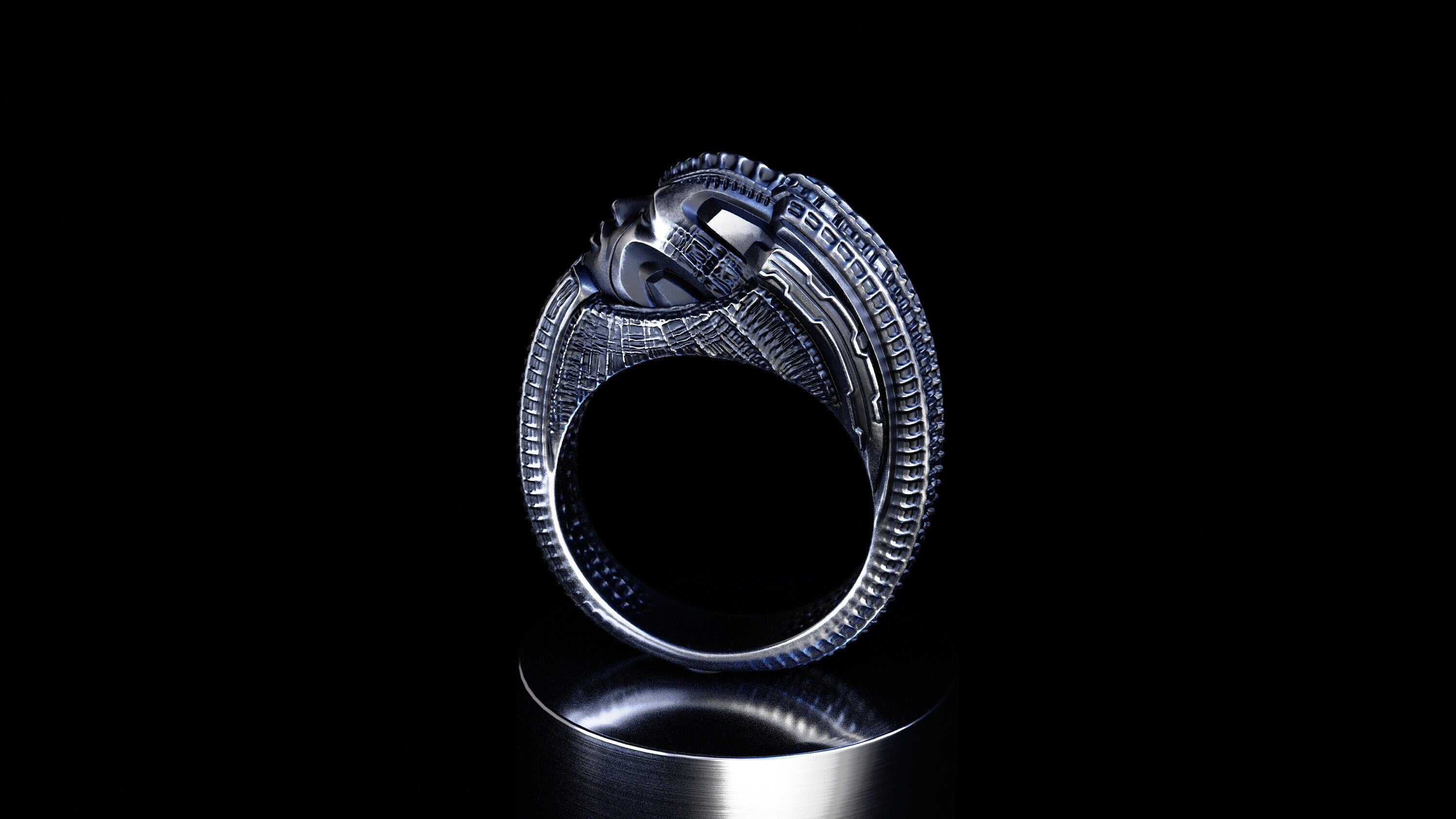 Silver Alien Ring 'Symbiote'
