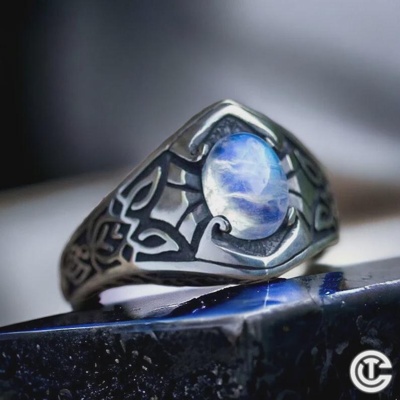 Celtic Engagement Ring 'Wind'