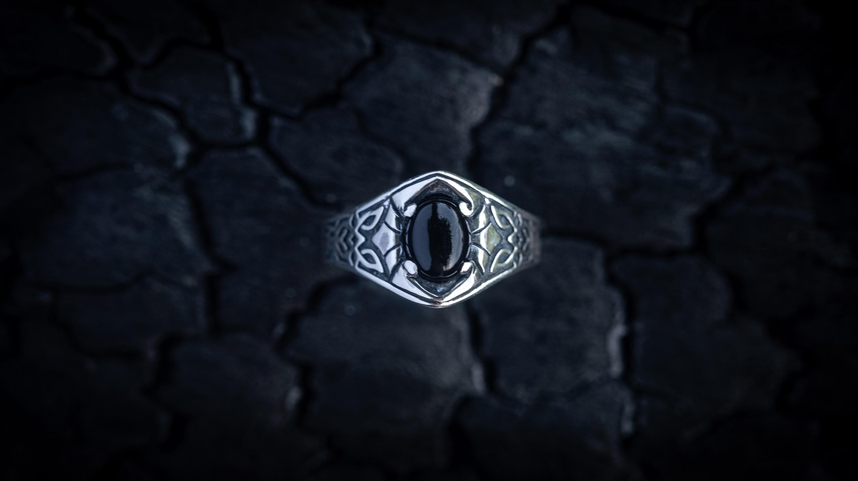 Celtic Engagement Ring 'Wind'