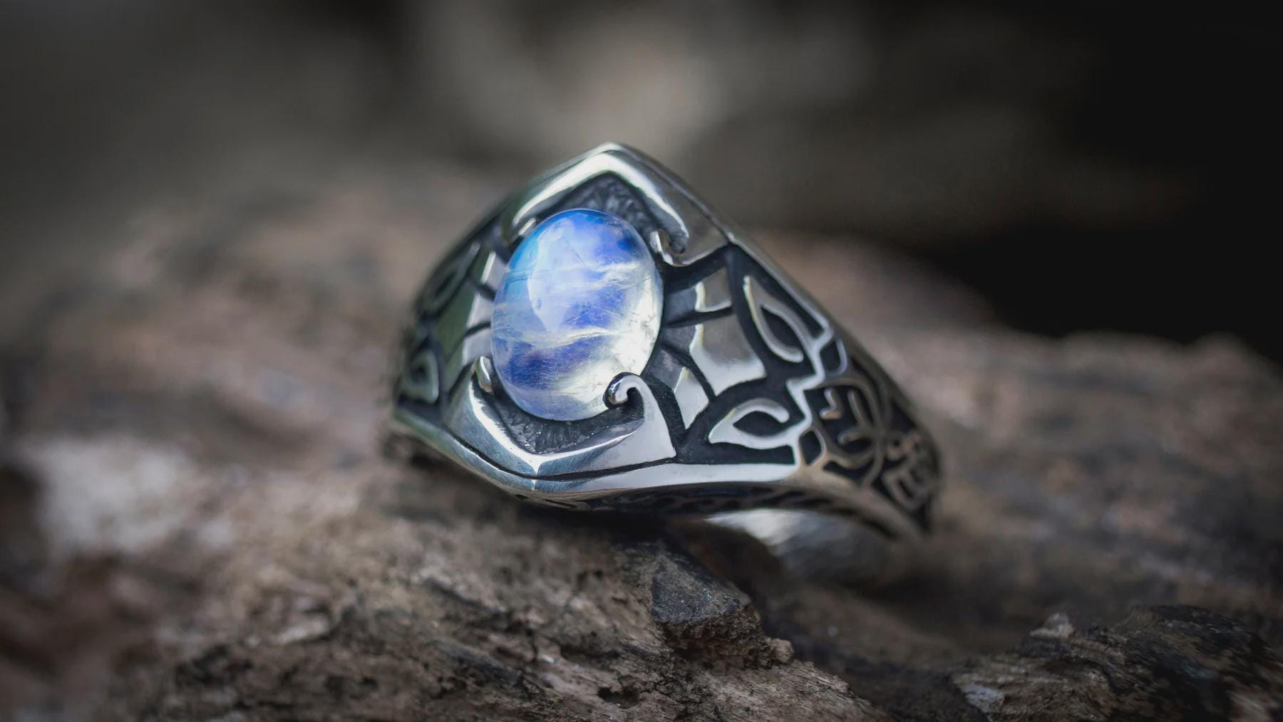 Celtic Engagement Ring 'Wind'