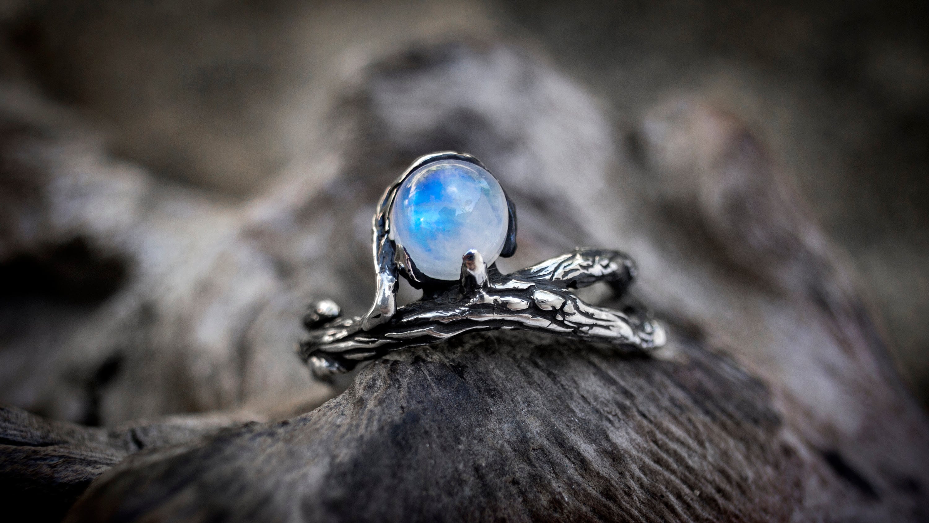Branch Engagement Moonstone Ring 'Bine'