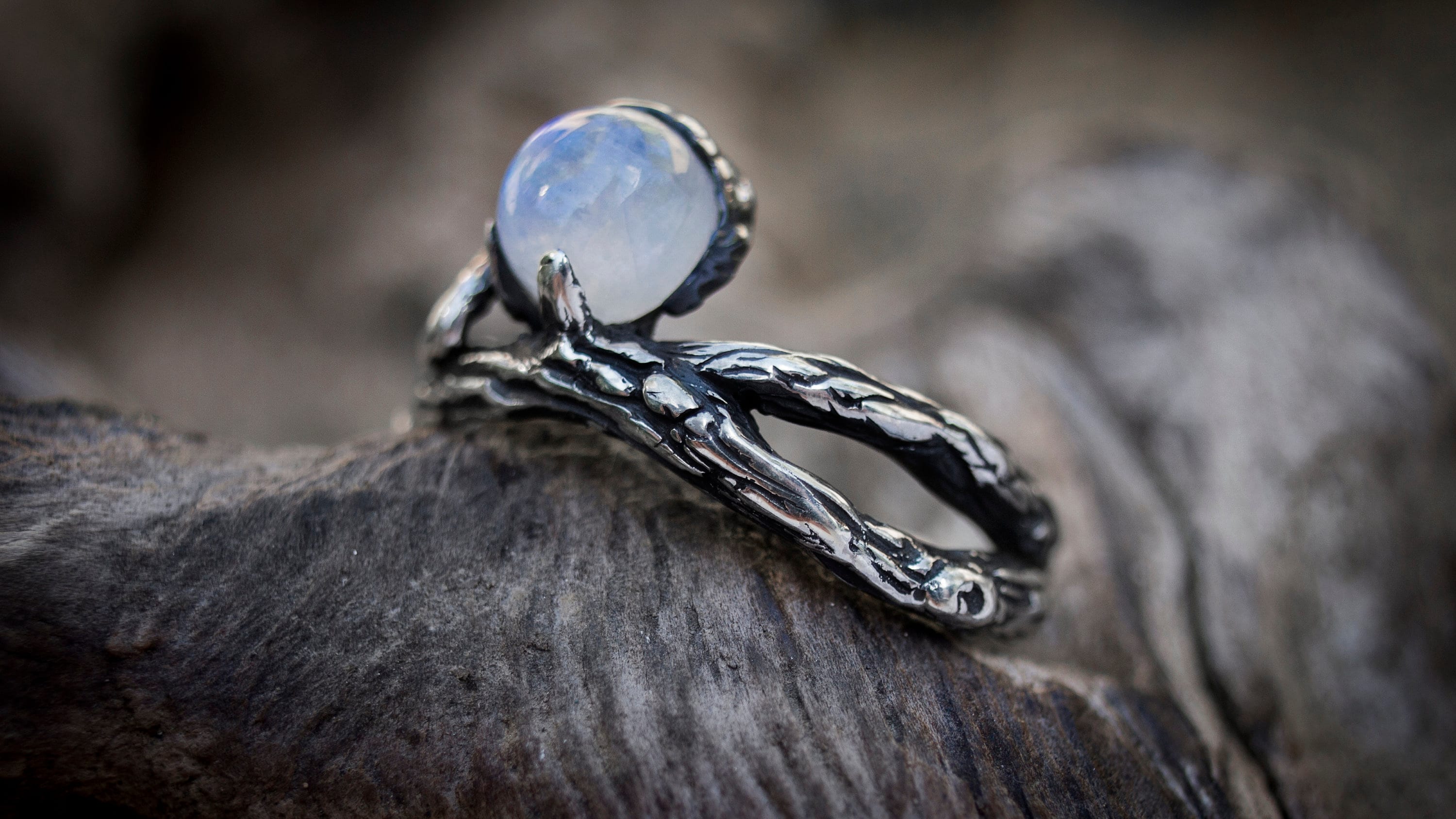 Branch Engagement Moonstone Ring 'Bine'