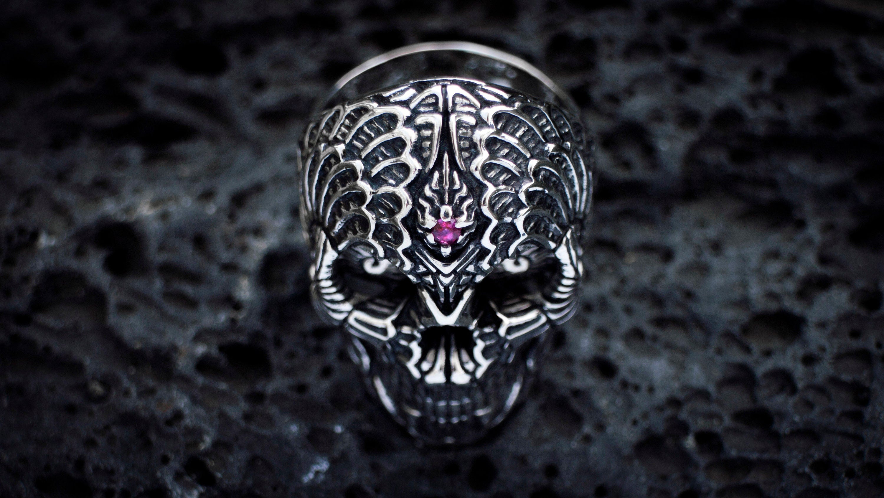 Silver Skull Ring 'Spiral'