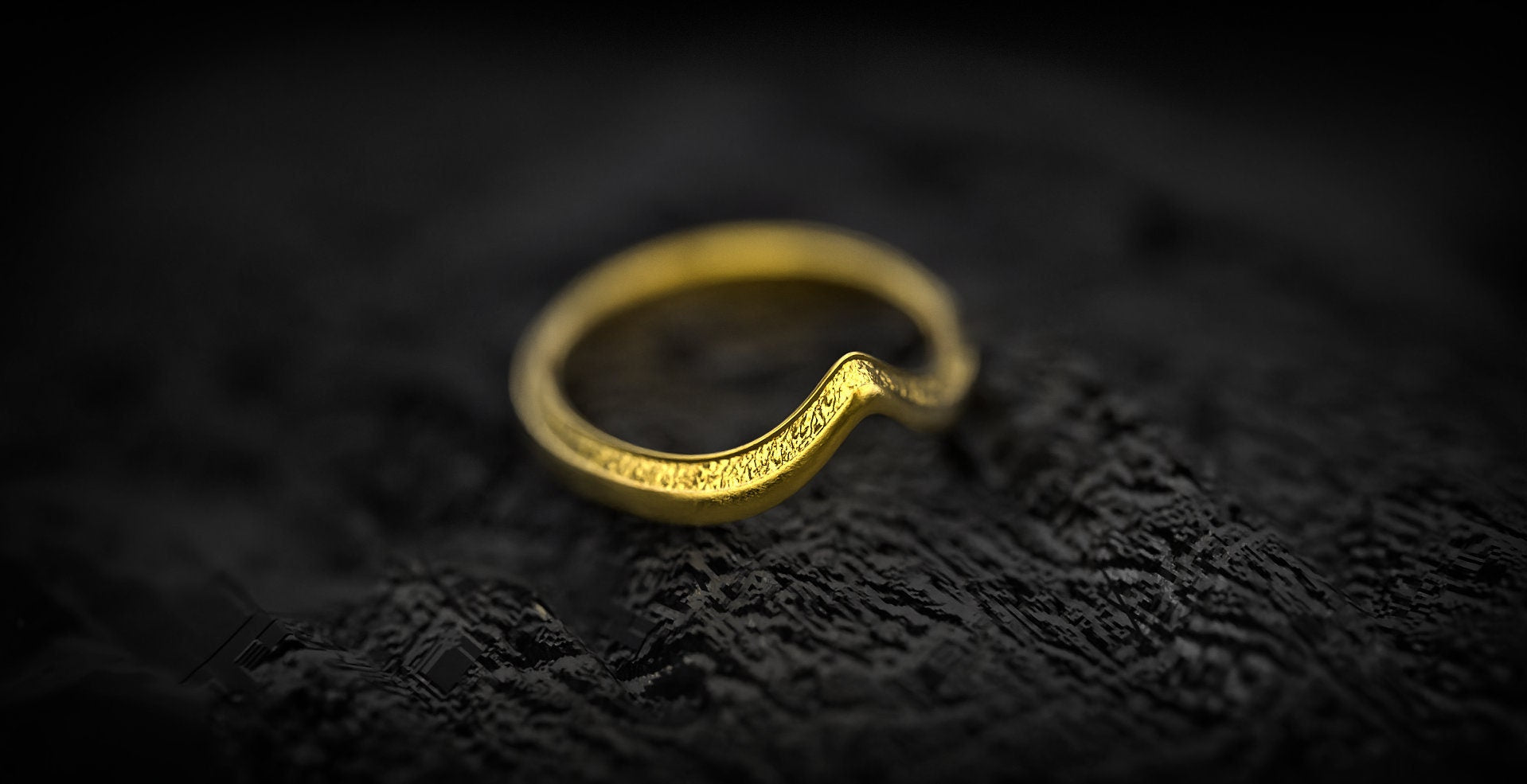 V Ring Gold