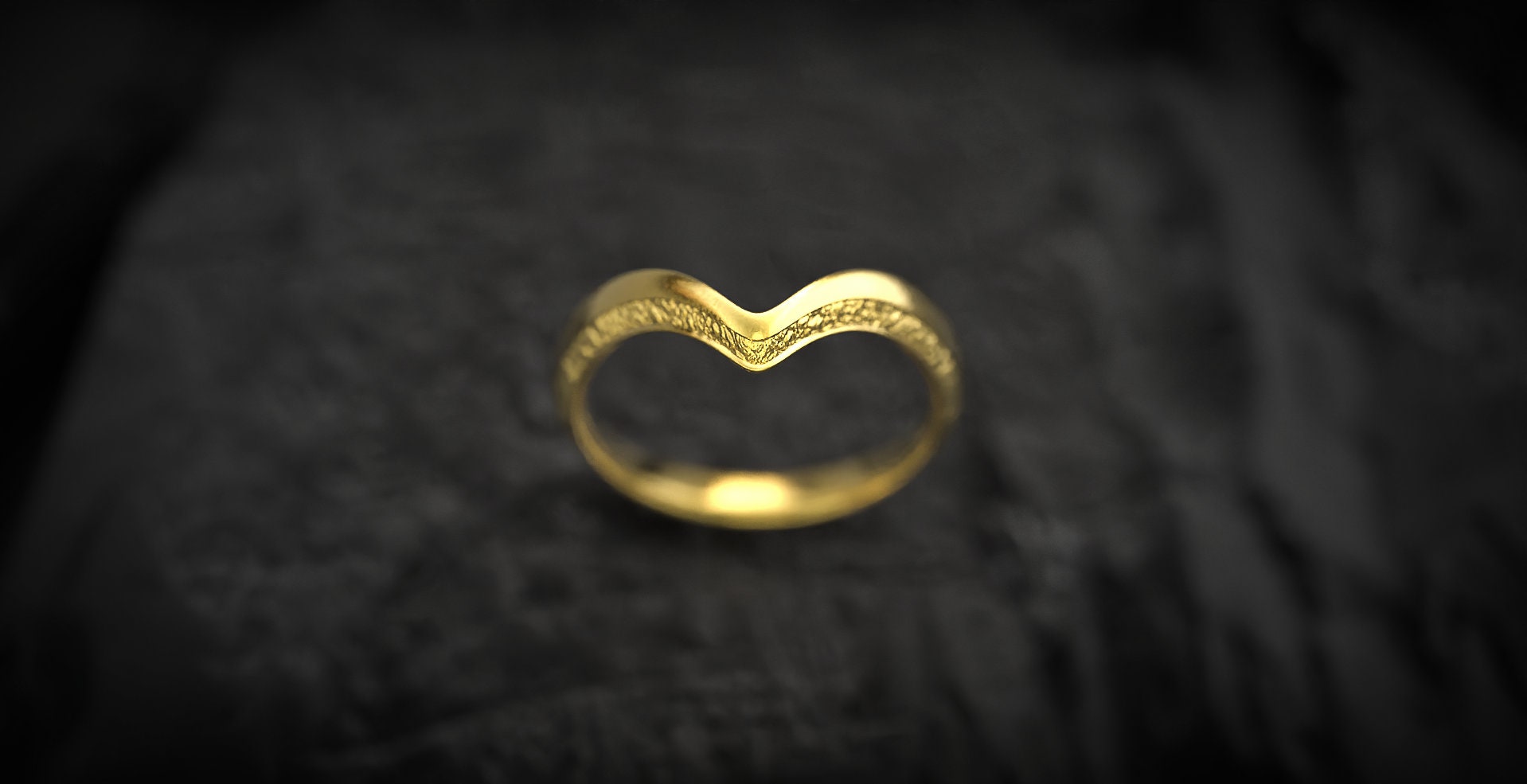 V Ring Gold
