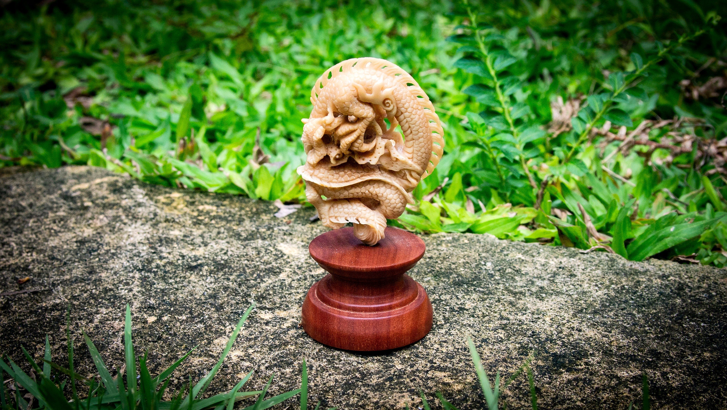 Dragon sculpture photographed from front angle