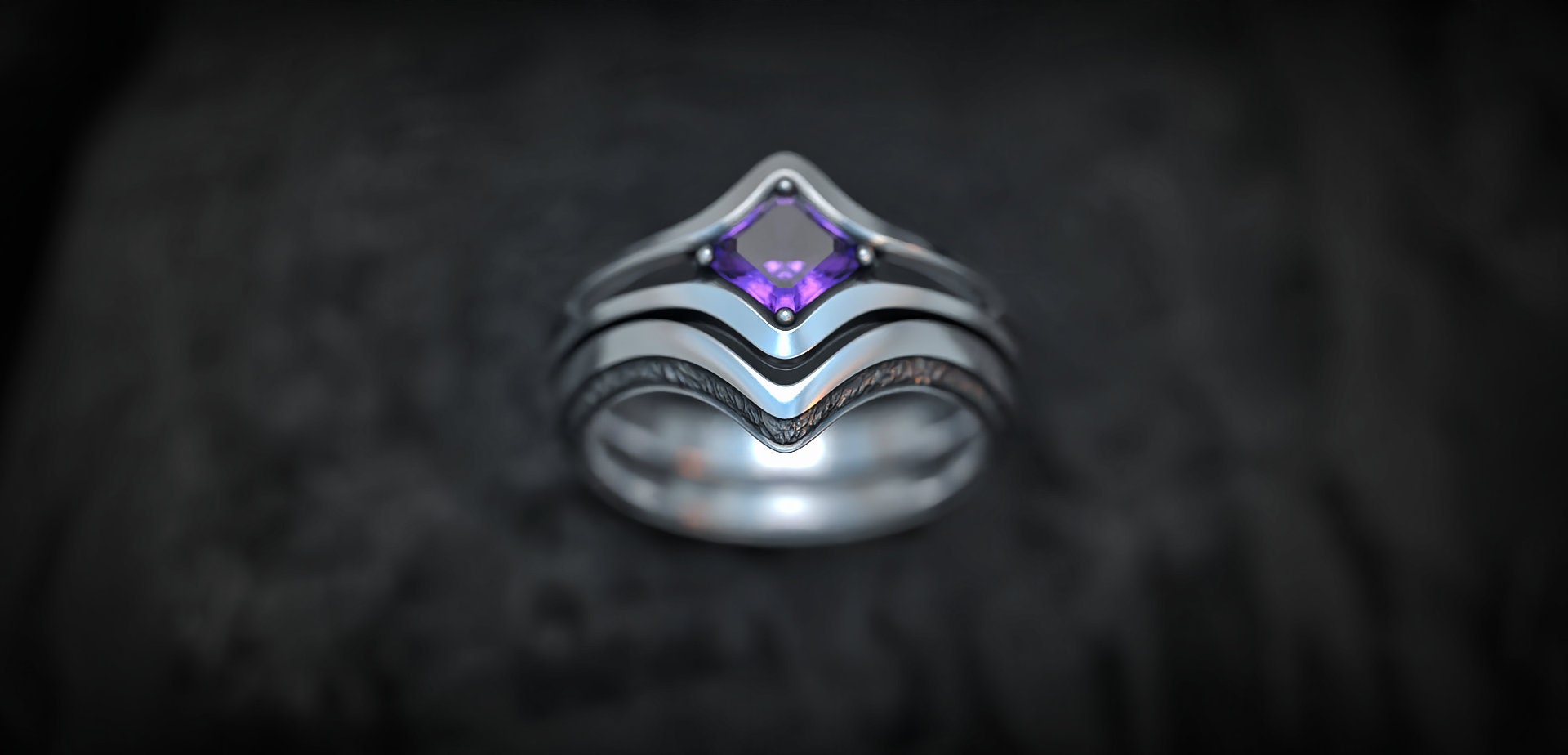 Alternative engagement ring set with amethyst gemstone