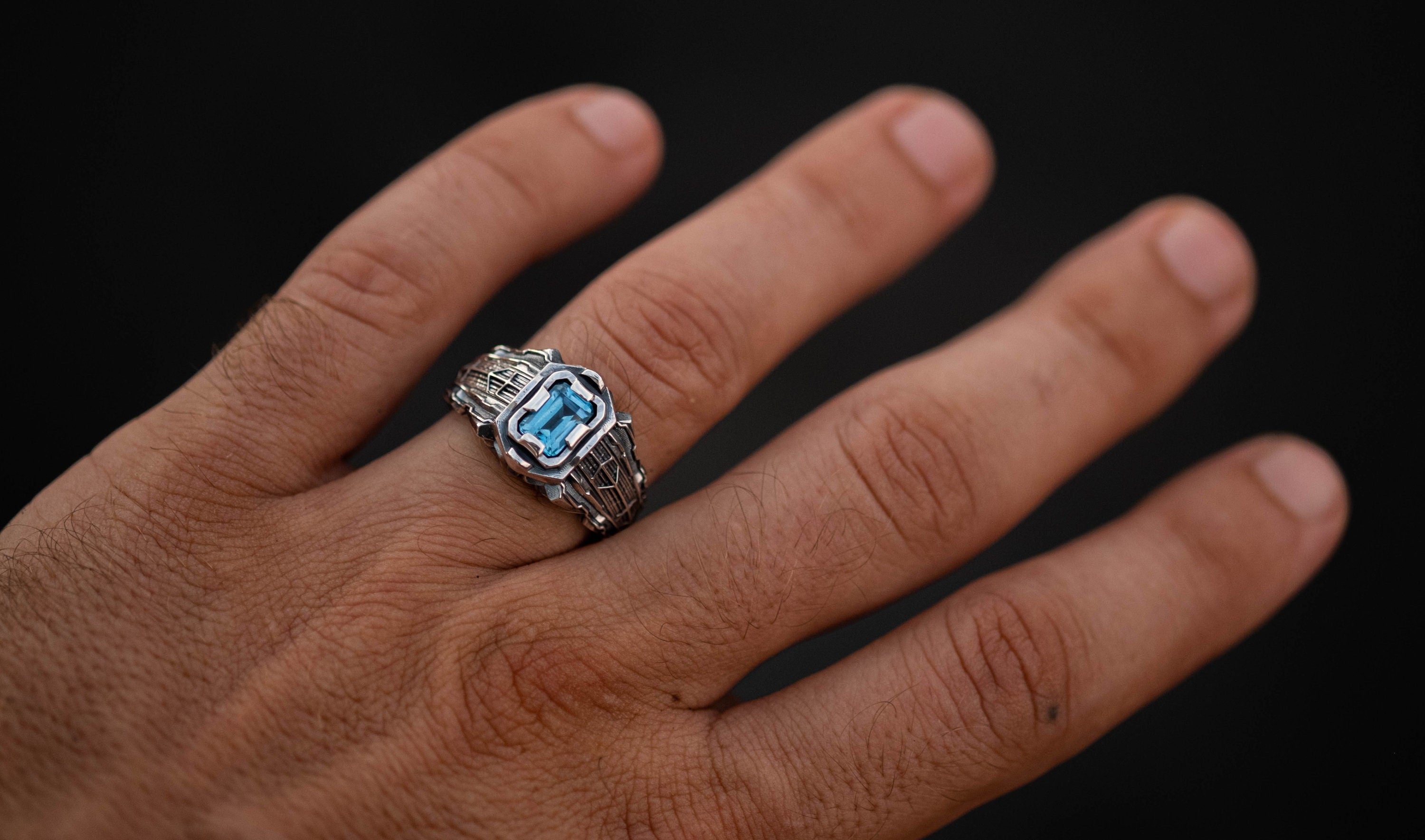 Futuristic silver ring 'Collider'