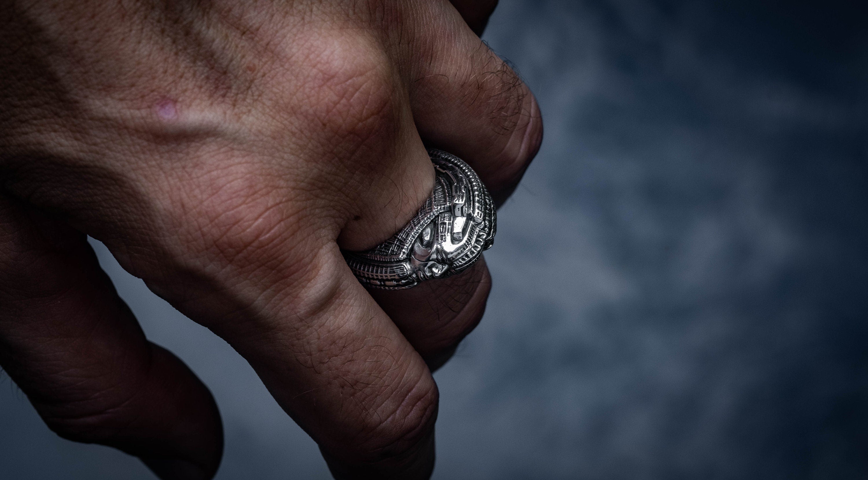 Silver Alien Ring 'Symbiote'