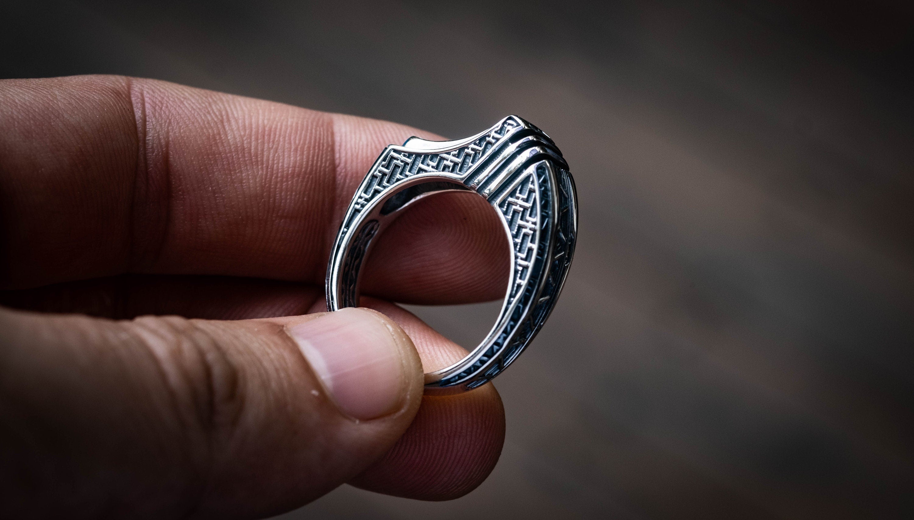 Geometric silver ring 'Titan'