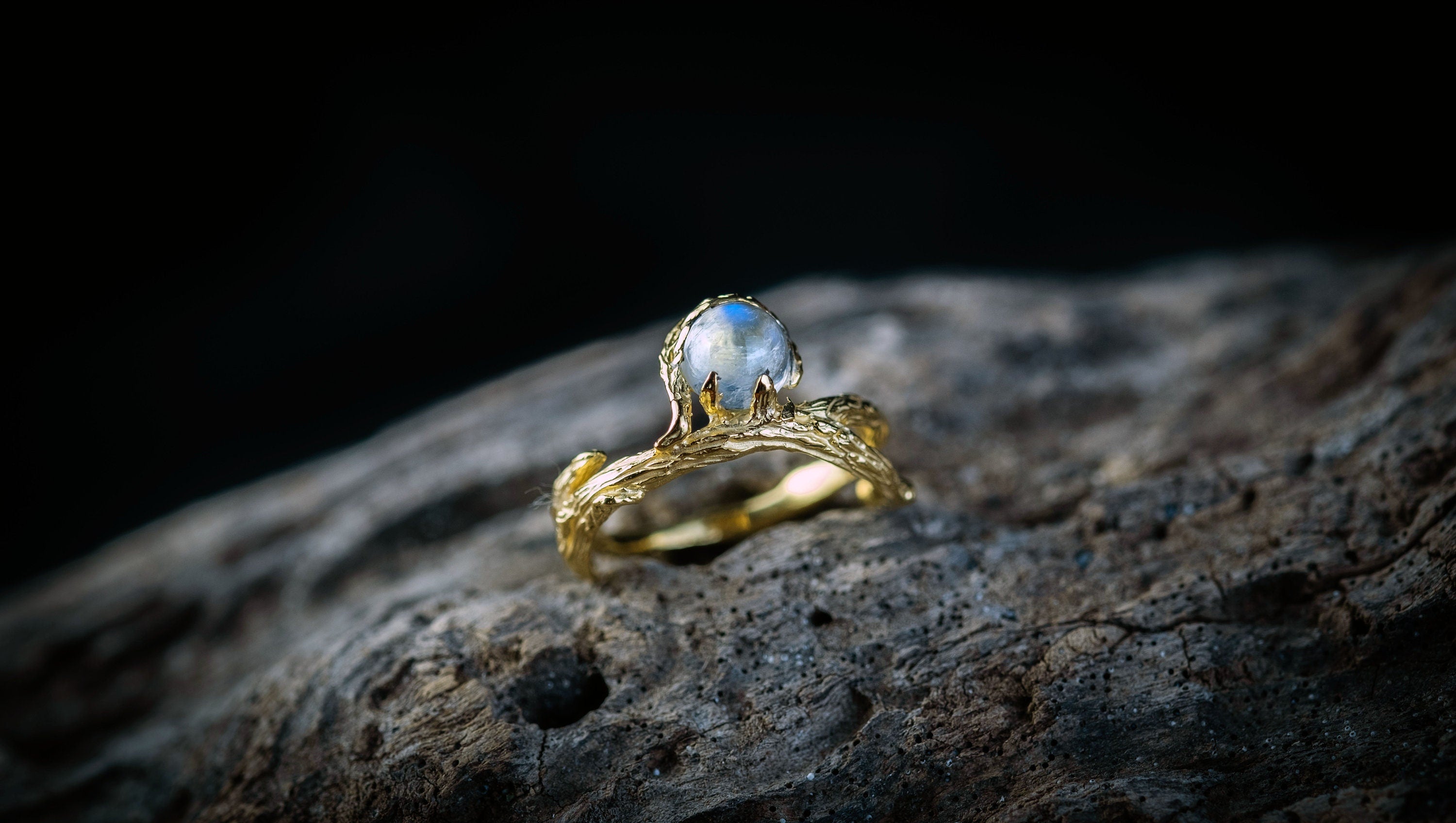 Rainbow Moonstone Gold Engagement Women's Ring 'Bine'