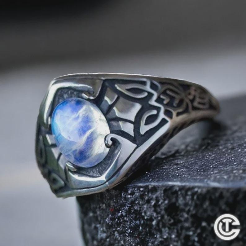 Celtic Engagement Ring 'Wind'