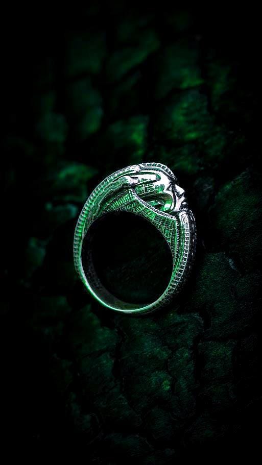 Alien Ring | Sci-Fi Space Ring | Xenomorph Ring | Alien Ring | Cyberpunk Jewelry | Futuristic ring | Hr Giger | Biomechanical Jewelry