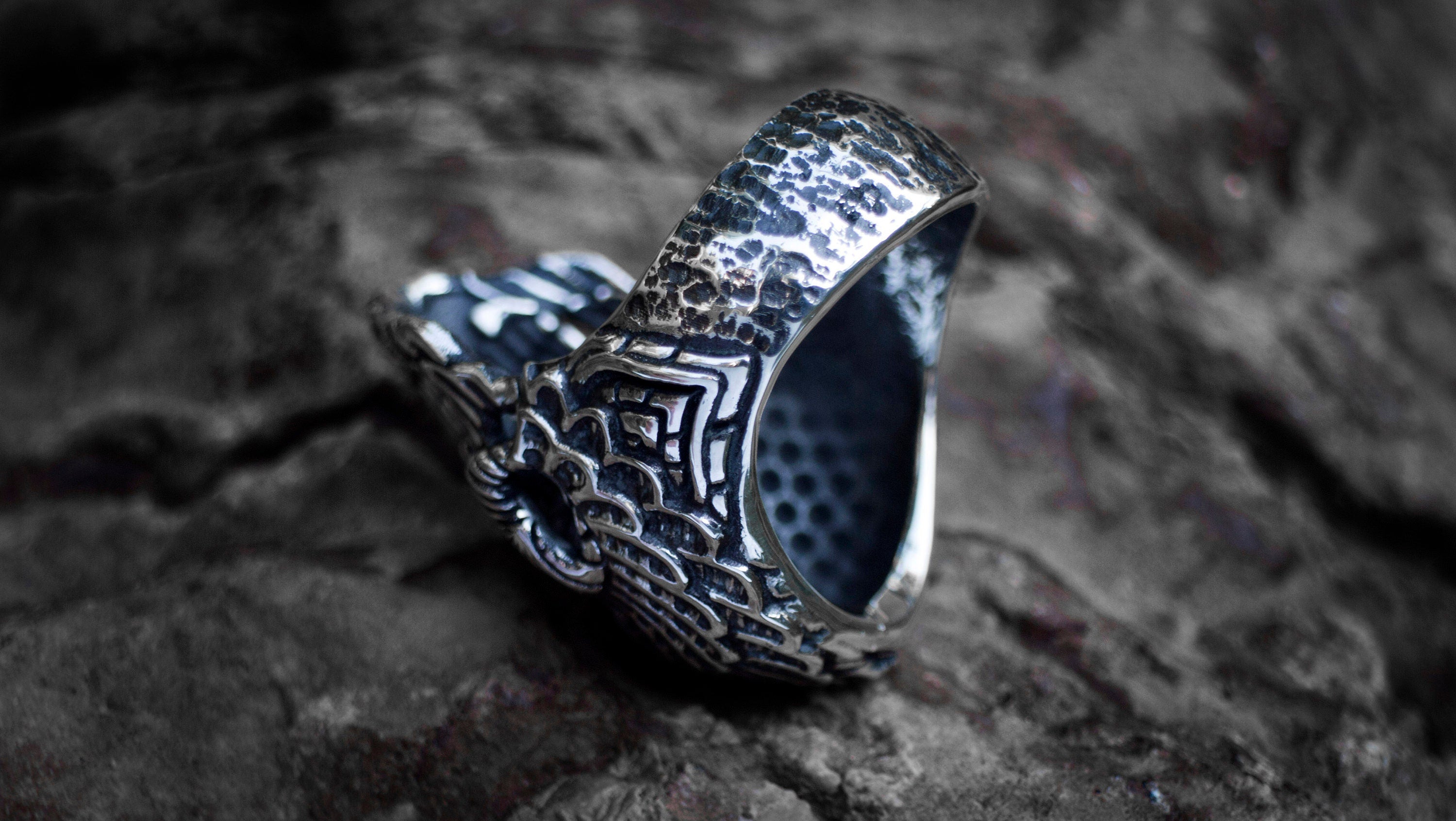 Silver Skull Ring 'Spiral'